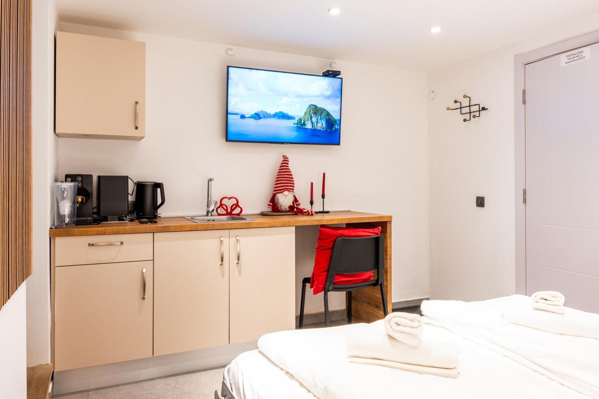 Staywithus , Ground Floor Zagreb Buitenkant foto