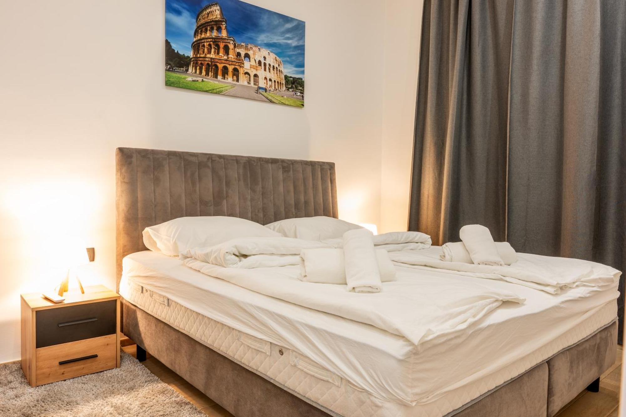 Staywithus , Ground Floor Zagreb Buitenkant foto