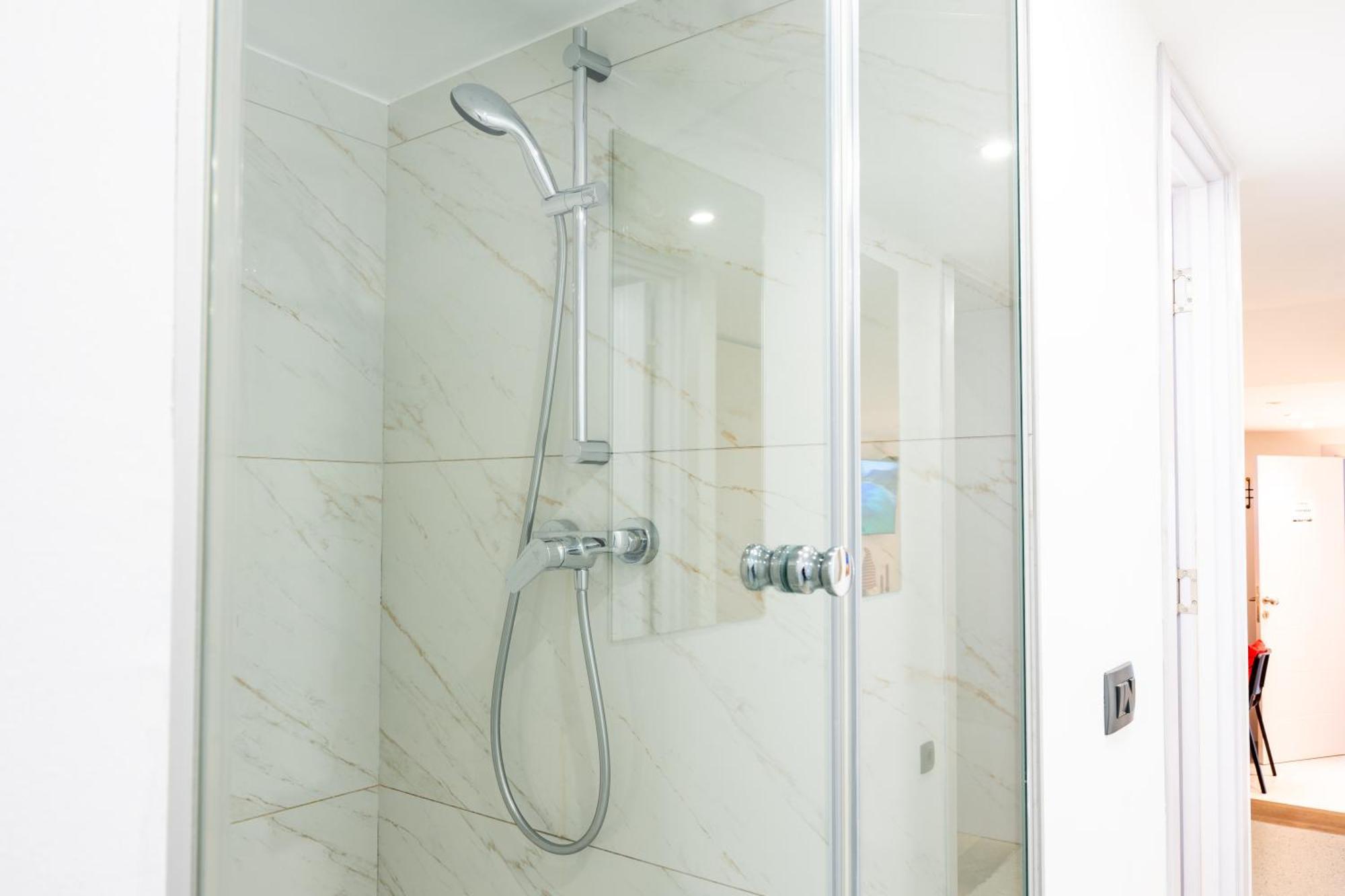 Staywithus , Ground Floor Zagreb Buitenkant foto