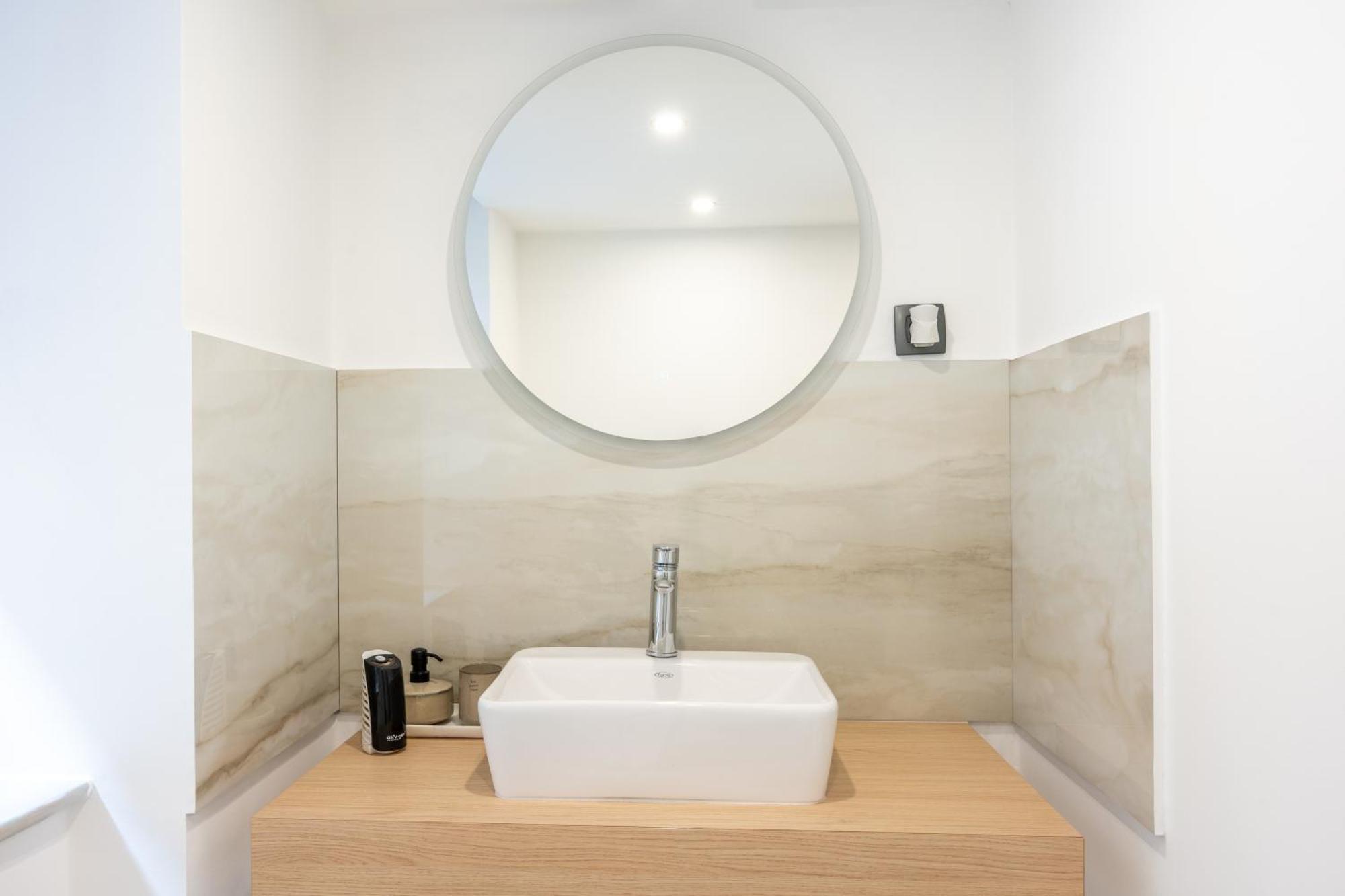 Staywithus , Ground Floor Zagreb Buitenkant foto
